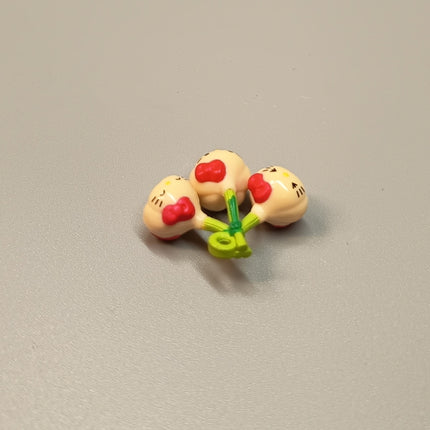 Sanrio Hello Kitty as Garlic Mascot – 1" Keychain (2006) (Pre-Owned)