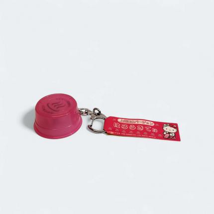 Sanrio Hello Kitty with Bathhouse Bucket – 1.5" Keychain (Pre-Owned)