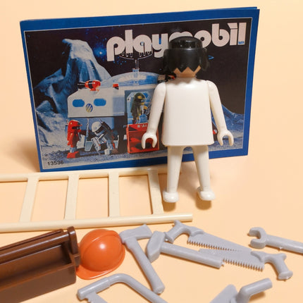 Vintage 1976 Playmobil MEXICO 13311 CONSTRUCTION CREW WORKER w TOOLS Lyra RARE