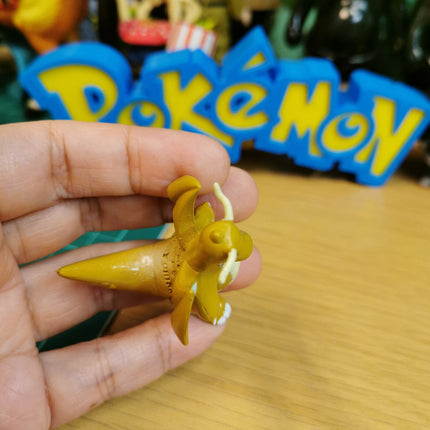 TOMY Pokemon Dragonite 1.5" Mini Figure – CGTSJ Vintage (Pre-Owned)