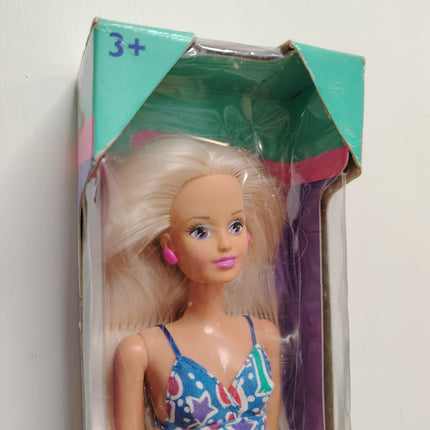 Hasbro Sindy Swim Time A La Plage – 1995 Sealed Doll (Pre-Owned)
