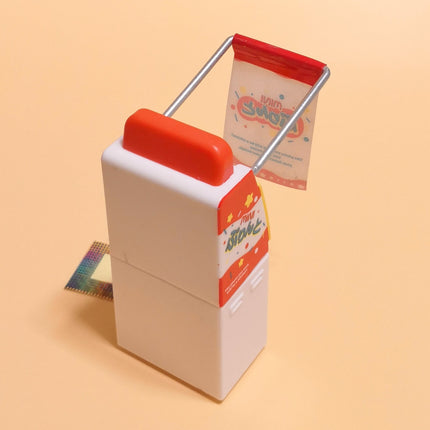 Miniature Sticker Photo Booth Purikura 3.5" – Dollhouse Arcade Console 1/18 (Pre-Owned)