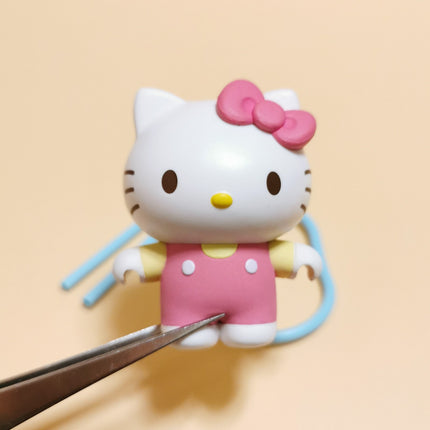 Sanrio Hello Kitty with Hula Hoop – 2" Gacha Figure (2023) (Pre-Owned)