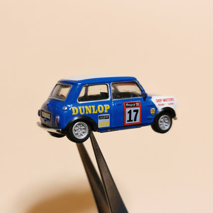 Hongwell 1/72 Blue Dunlop #17 Mini Cooper – Diecast Car (Pre-Owned)