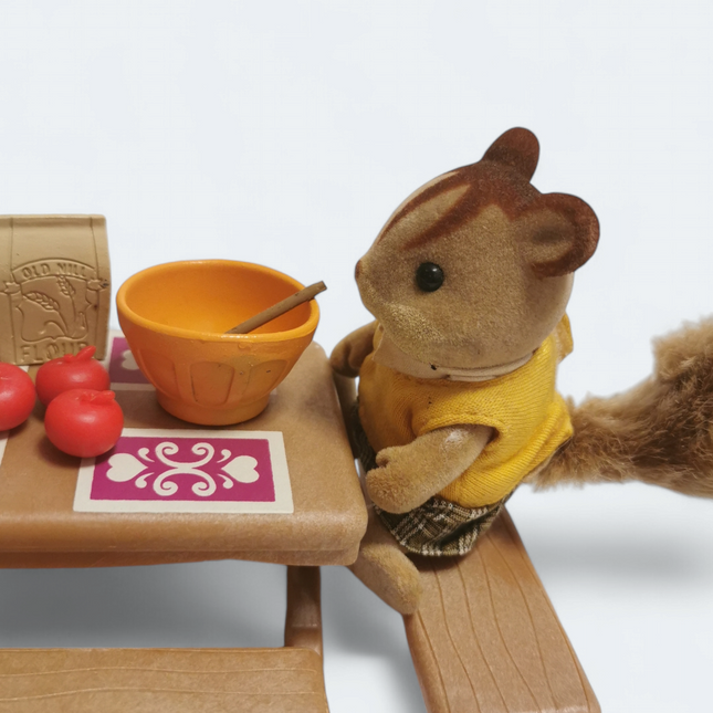 Dollhouse Kitchen Table, Bench & Cabinet – Lil’ Woodzeez (Pre-Owned)