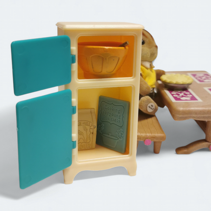 Dollhouse Kitchen Table, Bench & Cabinet – Lil’ Woodzeez (Pre-Owned)