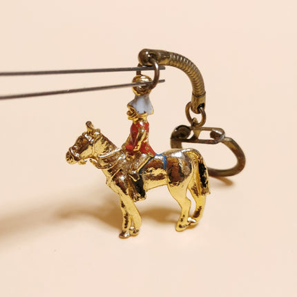 Vintage British Royal Guard Soldier on Horse – 1.5" Metal Keychain (Pre-Owned)