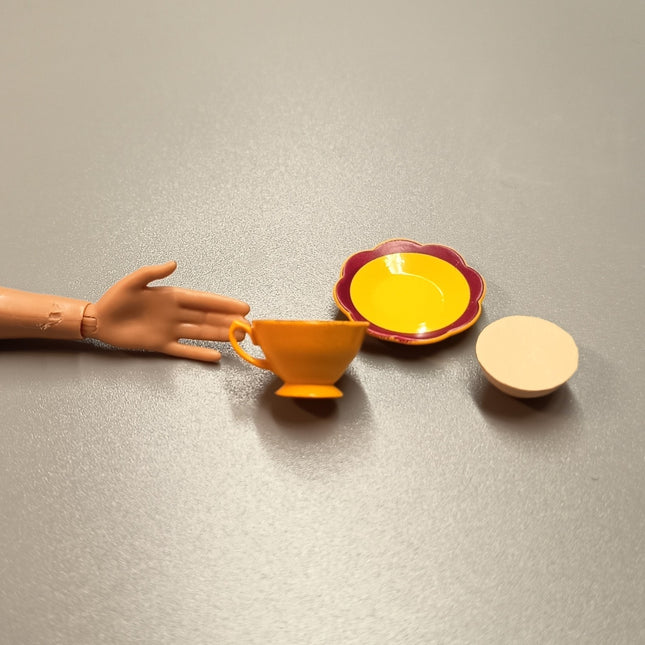 Re-Ment Miniature Yellow Cup & Plate with Coffee – Table Set (Pre-Owned)