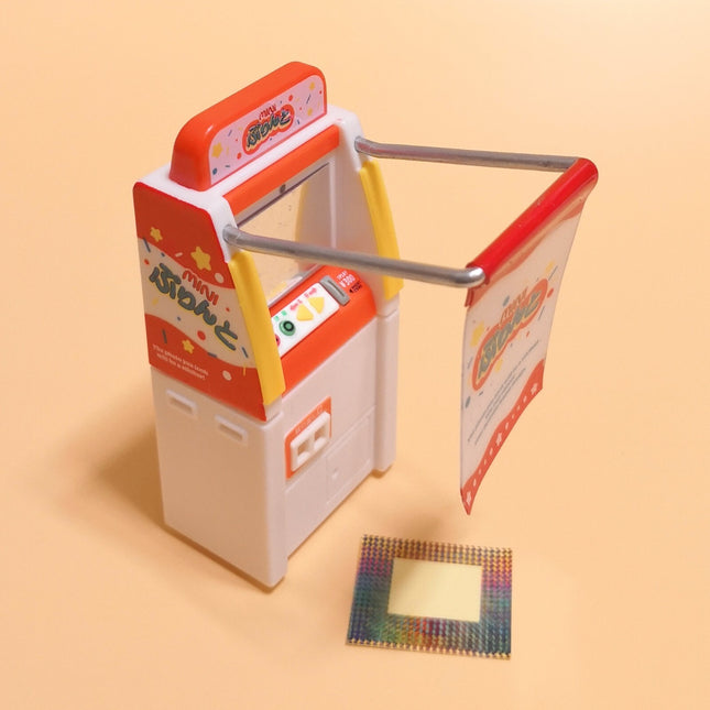 Miniature Sticker Photo Booth Purikura 3.5" – Dollhouse Arcade Console 1/18 (Pre-Owned)
