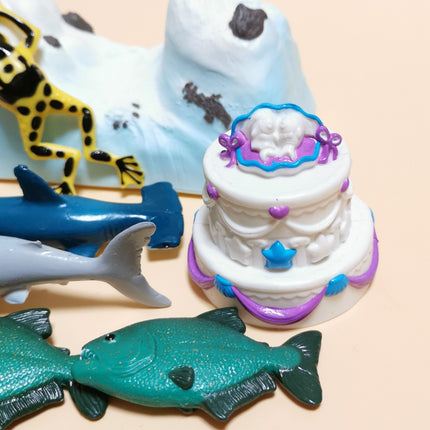 Wonder World Sharks Fish Ski Slope – Aquarium Figure Lot (Kenner, Pre-Owned)