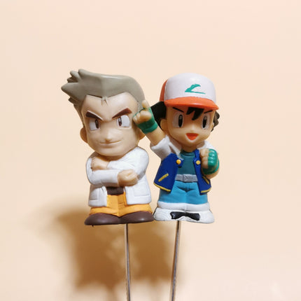 Vintage 1998 Pokemon Ash & Professor Oak Finger Puppet – 1.5" (Bandai, Pre-Owned)
