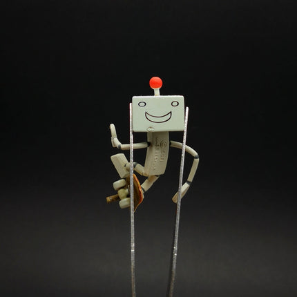 Dokodemo Issyo Robot R Suzuki on Skateboard – 2" Mini Figure (Pre-Owned)