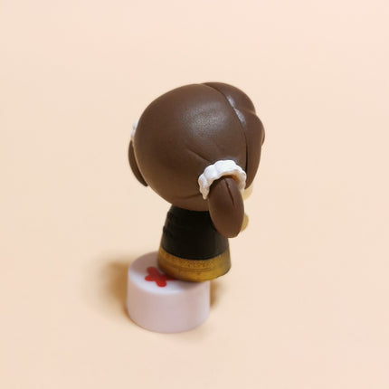Spy x Family Becky Blackbell Sitting 1.5" Mini Figure – Deformed Anime Toy (Pre-Owned)