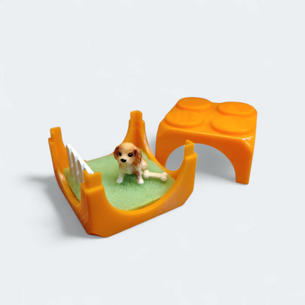 Orange Cube with Puppy on Lawn 2" Mini Figure – Dollhouse Dog (Pre-Owned)