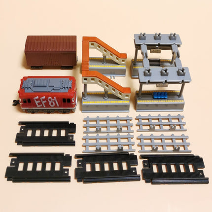 Miniature Painted Train Station Platform – N Scale Epoch (2006, Pre-Owned)