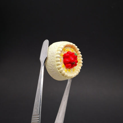 Re-Ment Miniature Cream Short Cake – Party Dessert (Rare, Pre-Owned)