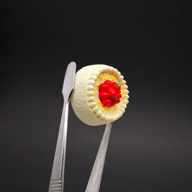 Re-Ment Miniature Cream Short Cake – Party Dessert (Rare, Pre-Owned)