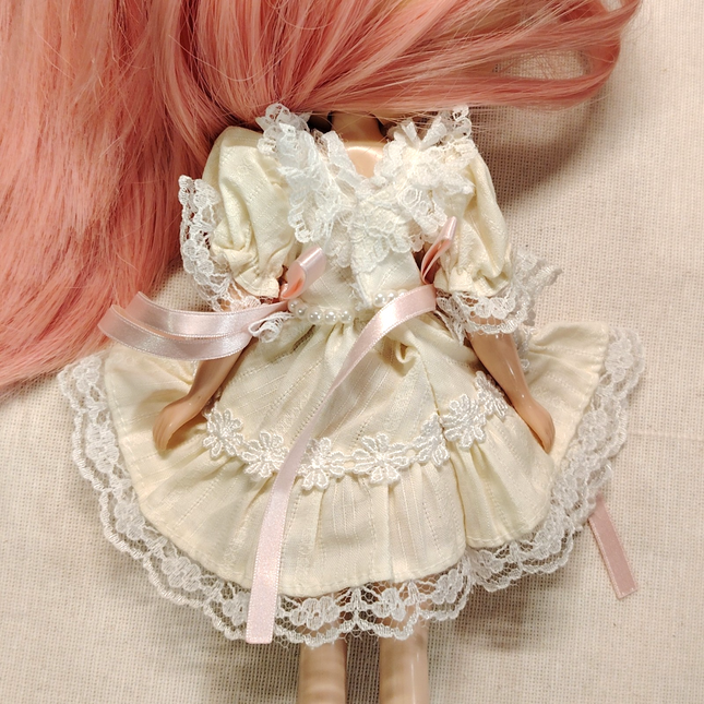 Blythe Doll Cream White Cottage Style Dress – Lace Outfit (Pre-Owned)