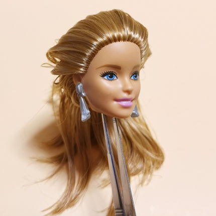 1/6 Doll Barbie Head Only – 2013 with Earrings Blonde Hair Straight Fashionistas (Pre-Owned)