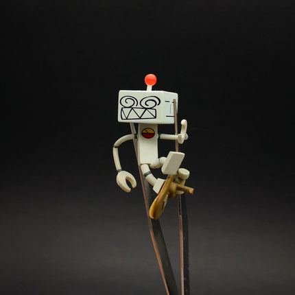 Dokodemo Issyo Robot R Suzuki on Skateboard – 2" Mini Figure (Pre-Owned)