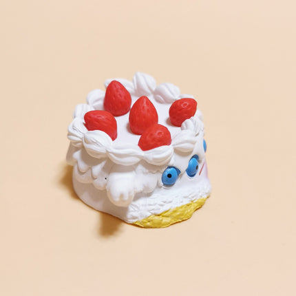 Cooking Zombie Strawberry Cake – 1" Mini Figure (Yell Japan, Pre-Owned)
