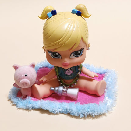 Bratz Baby Cloe & Pet Pig Angel – 2004 Fashion Doll (Pre-Owned)