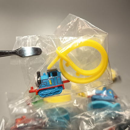 Thomas & Friends Plastic Bracelet with Train – Lot of 8 (Bandai 2006, New)