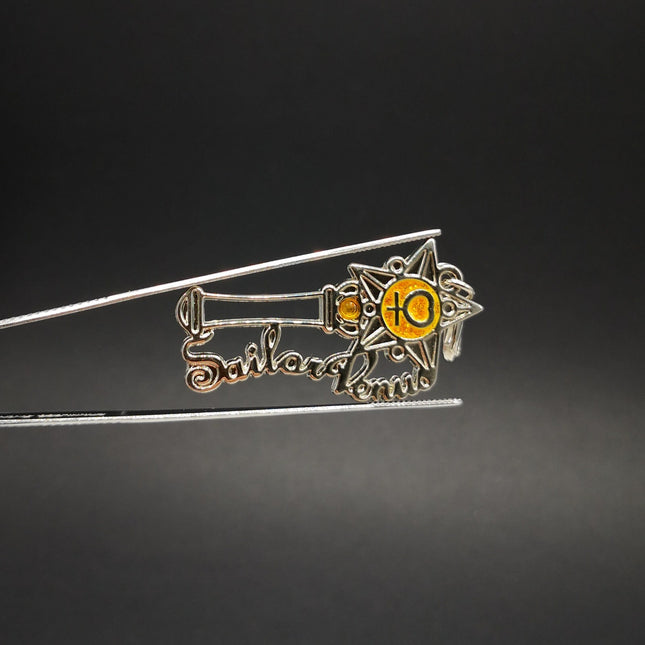 Sailor Moon Sailor Venus Wand 2" Charm – Bandai Keychain (Pre-Owned)