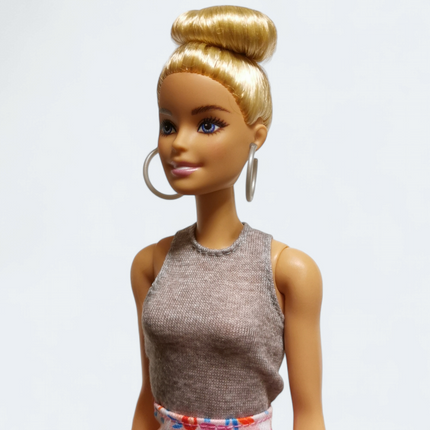 Mattel Barbie Doll with Top Bun & Gray Floral Dress – Fashion Designer Career (Pre-Owned)