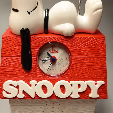 Peanuts Snoopy Analog Alarm Clock Radio – Napping on Doghouse (Pre-Owned)