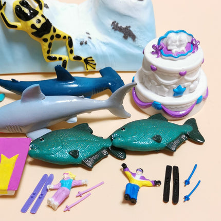 Wonder World Sharks Fish Ski Slope – Aquarium Figure Lot (Kenner, Pre-Owned)