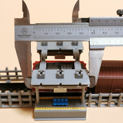 Miniature Painted Train Station Platform – N Scale Epoch (2006, Pre-Owned)