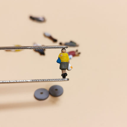 1/150 N Scale Miniature City Pedestrian – Walking People in Suit Lot of 7 (Pre-Owned)