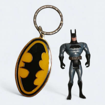 Miniature Animated Batman – 2.5" Figure & Batman Logo 2" Keyring Lot (Pre-Owned)