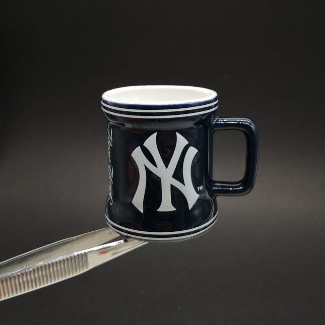 New York Yankees MLB Sculpted Shot Glass – 2" Mini Mug (2013, Pre-Owned)