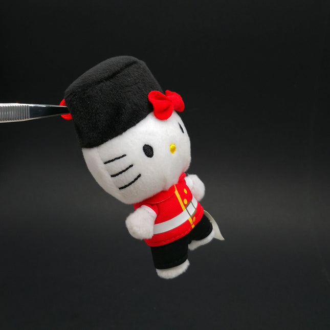 Sanrio Hello Kitty as London Royal Guard 5" Plush (2010, Pre-Owned)