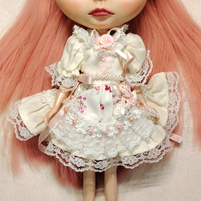 Blythe Doll Cream White Cottage Style Dress – Lace Outfit (Pre-Owned)