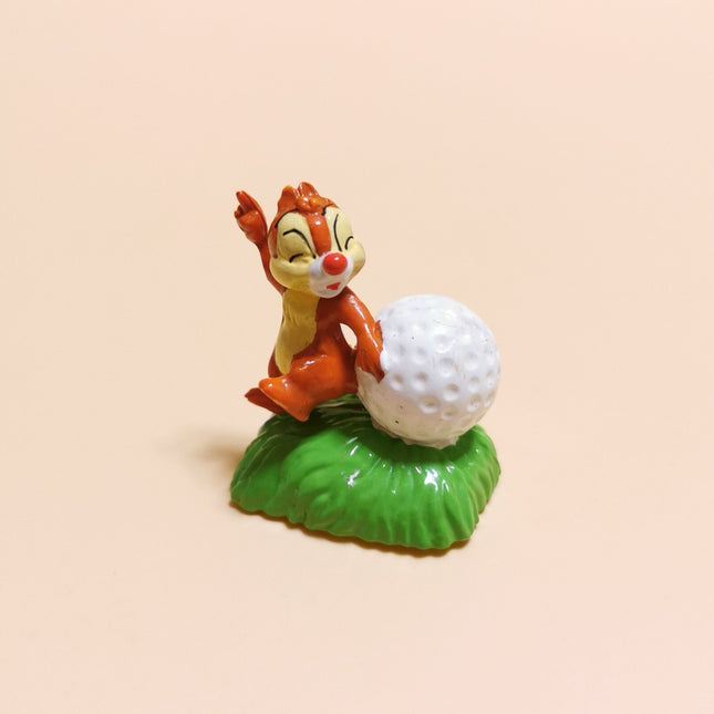 Disney Chip & Dale Dale with Golf Ball – 1" Gashapon Figure (Pre-Owned)