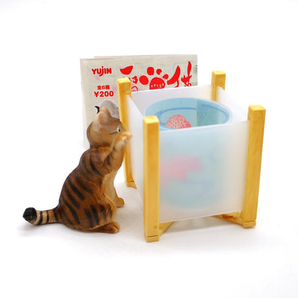 Kitty Cat Playing with Fish Lantern 2" Mini Figure – Yujin (Pre-Owned)