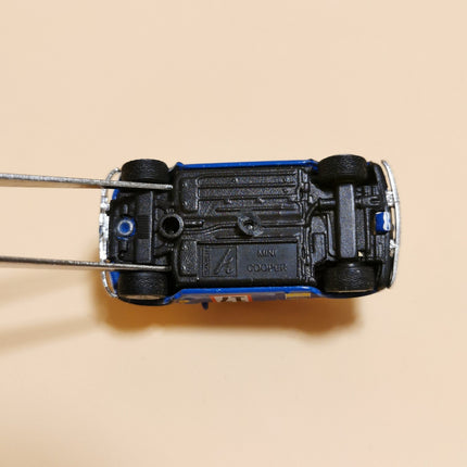 Hongwell 1/72 Blue Dunlop #17 Mini Cooper – Diecast Car (Pre-Owned)