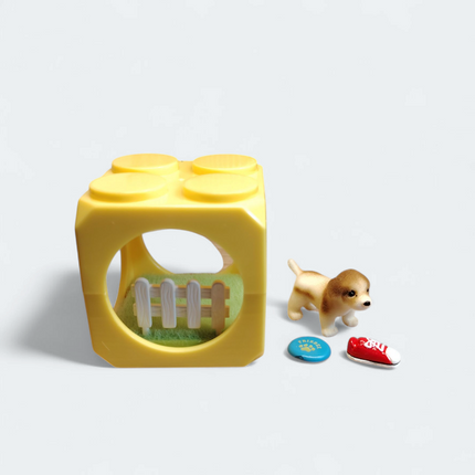 Yellow Cube with Puppy on Lawn 2" Mini Figure – Dollhouse Dog (Pre-Owned)