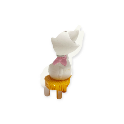 Aristocats Marie Sitting on Chair 1" Mini Figure – Disney Yujin (Pre-Owned)