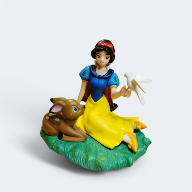 Snow White with Deer 2" Mini Diorama – Disney Princess Yujin (Pre-Owned)