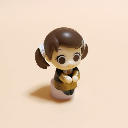 Spy x Family Becky Blackbell Sitting 1.5" Mini Figure – Deformed Anime Toy (Pre-Owned)