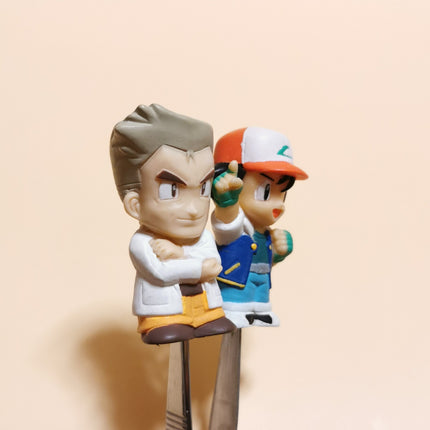 Vintage 1998 Pokemon Ash & Professor Oak Finger Puppet – 1.5" (Bandai, Pre-Owned)