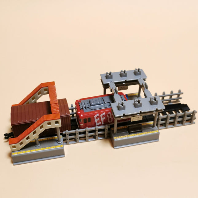 Miniature Painted Train Station Platform – N Scale Epoch (2006, Pre-Owned)