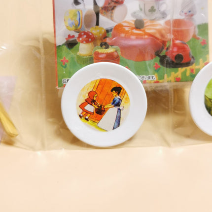 Re-Ment Fairytale Tableware #8 Red Riding Hood Plate with Stand (Sealed, Pre-Owned)