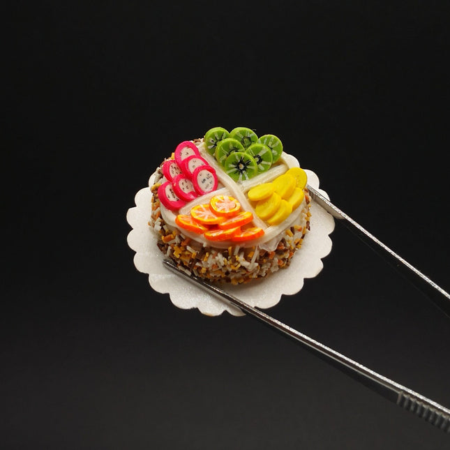 Handmade Cream Kiwi Fruit Cake 1.5" Miniature – Dollhouse Food (Pre-Owned)