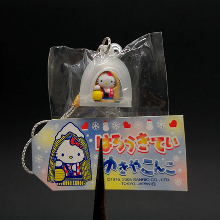 Sanrio Hello Kitty in Mino Straw Cape – 1" 3D Winter Charm (Rare, Pre-Owned)