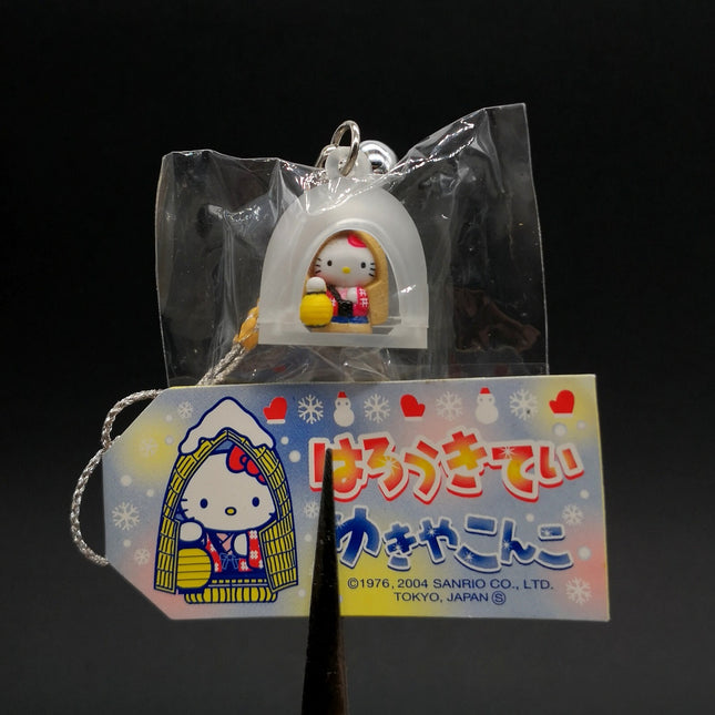 Sanrio Hello Kitty in Mino Straw Cape – 1" 3D Winter Charm (Rare, Pre-Owned)